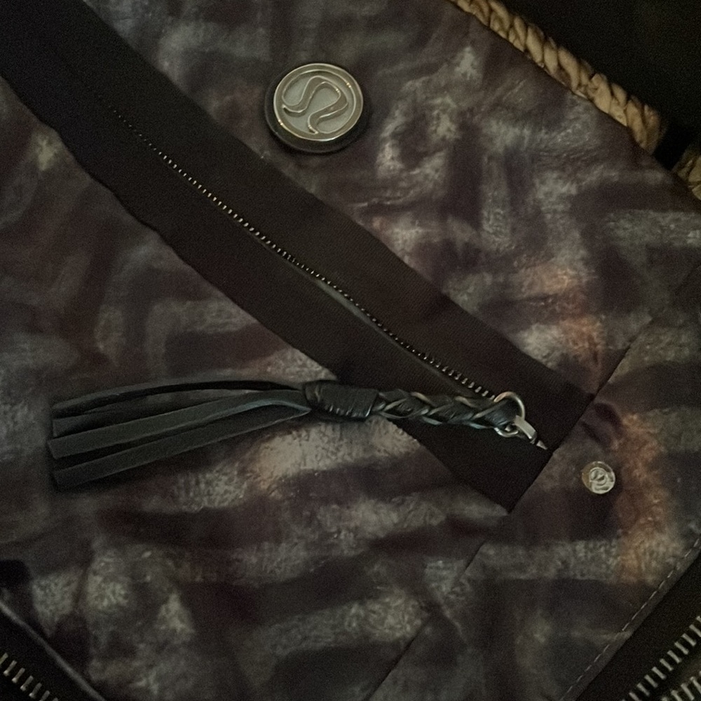 Lululemon yoga moto messenger bag - Picture 2 of 8